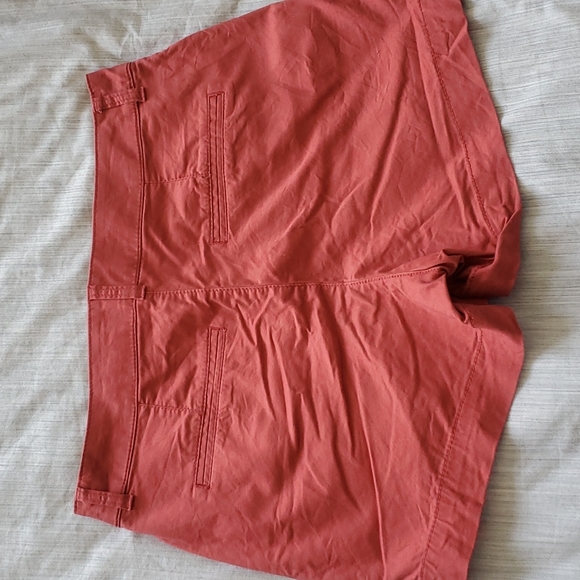 Old Navy High Rise Khaki Shorts - Picture 3 of 9